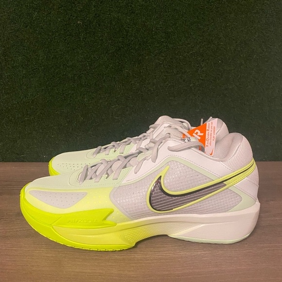 Nike GT Cut Cross ‘Barely Green’ Size 10 - Picture 1 of 11
